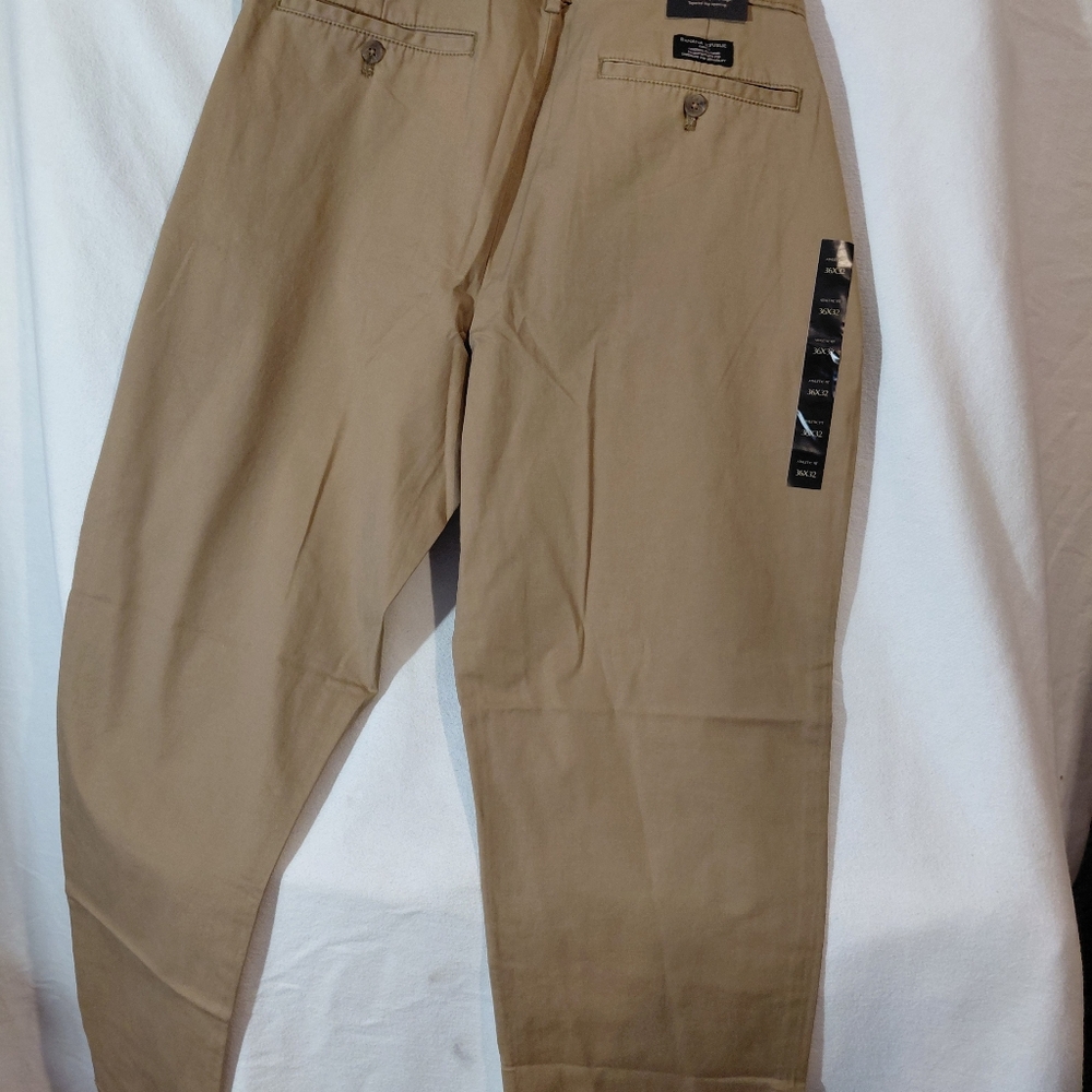 Banana Republic Athletic Fit Khaki Pants - Picture 8 of 8